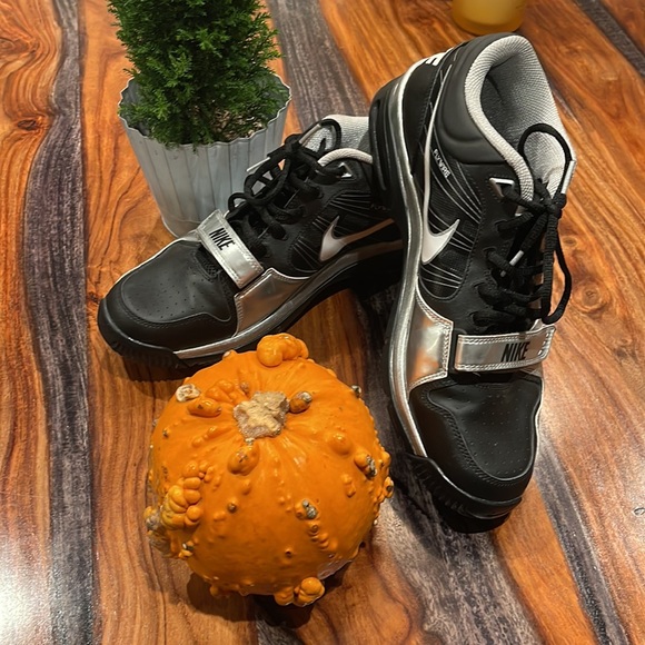 Nike Trainer 1 2010 Rare ( Brand New) mens Silver & Black Sneakers.NWOT - Picture 3 of 16